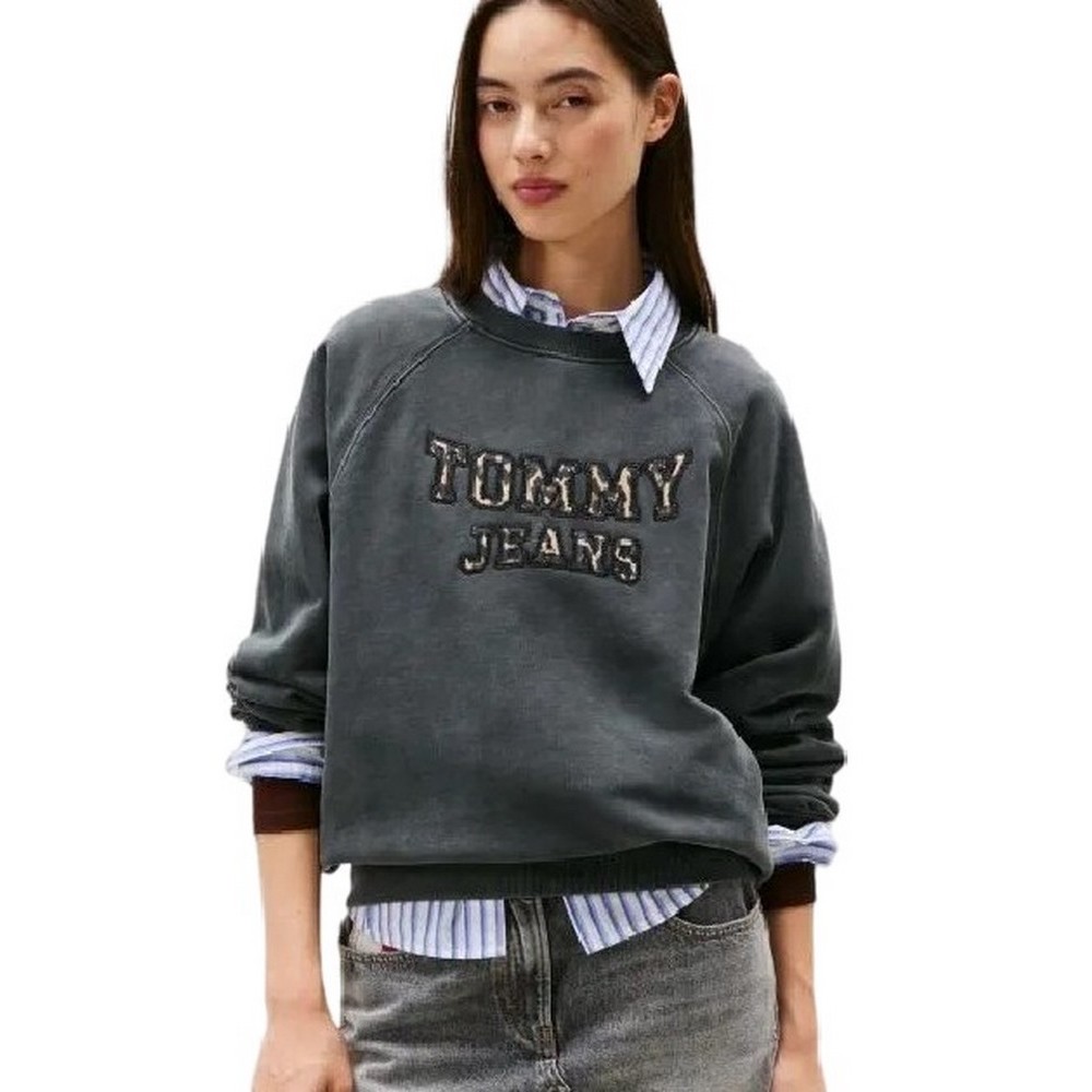TOMMY JEANS  BXY LEOPARD VARSITY CREW ΜΠΛΟΥΖΑ ΦΟΥΤΕΡ ΓΥΝΑΙΚΕΙΑ WASHED BLACK