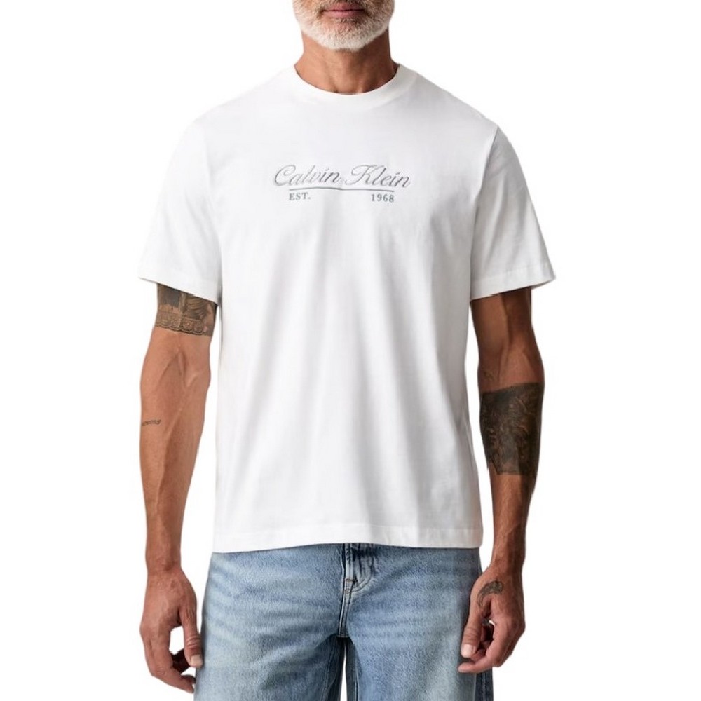 CALVIN KLEIN JEANS 20S CALVIN RSRT CURSIVE GRAPH T-SHIRT ΜΠΛΟΥΖΑ ΑΝΔΡΙΚΗ BRIGHT WHITE