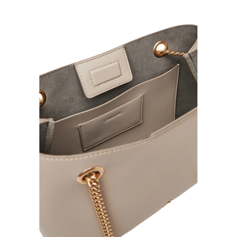 CALVIN KLEIN MNML MNGRM CHN SHLDR ΤΣΑΝΤΑ ΓΥΝΑΙΚΕΙΑ TAUPE