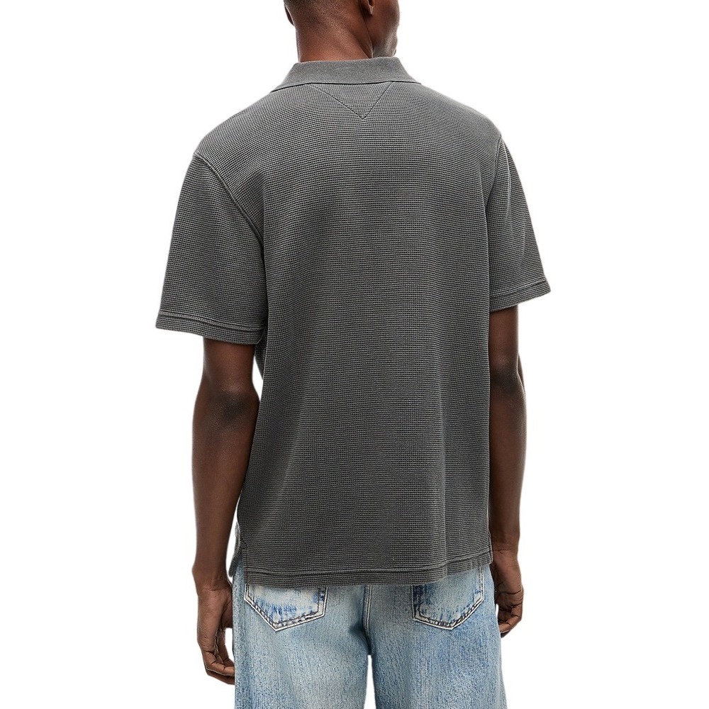 TOMMY JEANS  REG WASHED WAFFLE POLO T-SHIRT ΜΠΛΟΥΖΑ ΑΝΔΡΙΚΗ WASHED BLACK