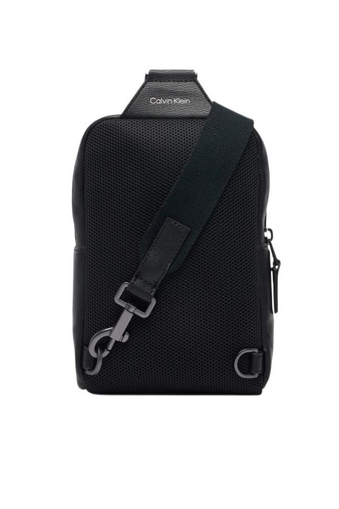 CALVIN KLEIN EMBLEM HW SLING ΤΣΑΝΤΑ ΑΝΔΡΙΚΗ BLACK