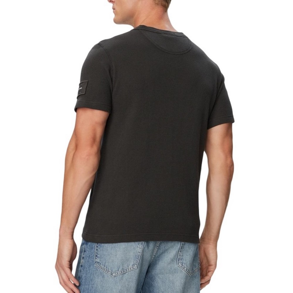 CALVIN KLEIN JEANS WAFFLE BADGE CREWNK T-SHIRT ΜΠΛΟΥΖΑ ΑΝΔΡΙΚΗ ANTHRACHITE