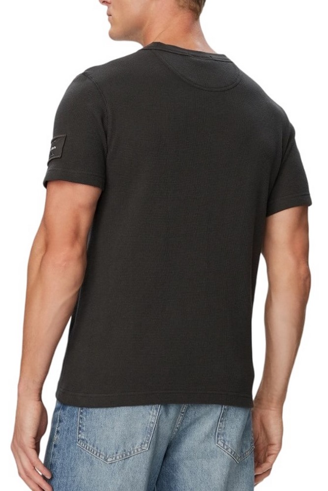 CALVIN KLEIN JEANS WAFFLE BADGE CREWNK T-SHIRT ΜΠΛΟΥΖΑ ΑΝΔΡΙΚΗ ANTHRACHITE