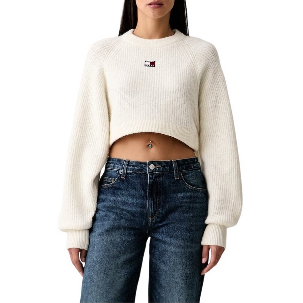 TOMMY JEANS CROP BADGE SWEATER ALPACA ΜΠΛΟΥΖΑ ΠΛΕΚΤΗ ΓΥΝΑΙΚΕΙΑ OFF WHITE