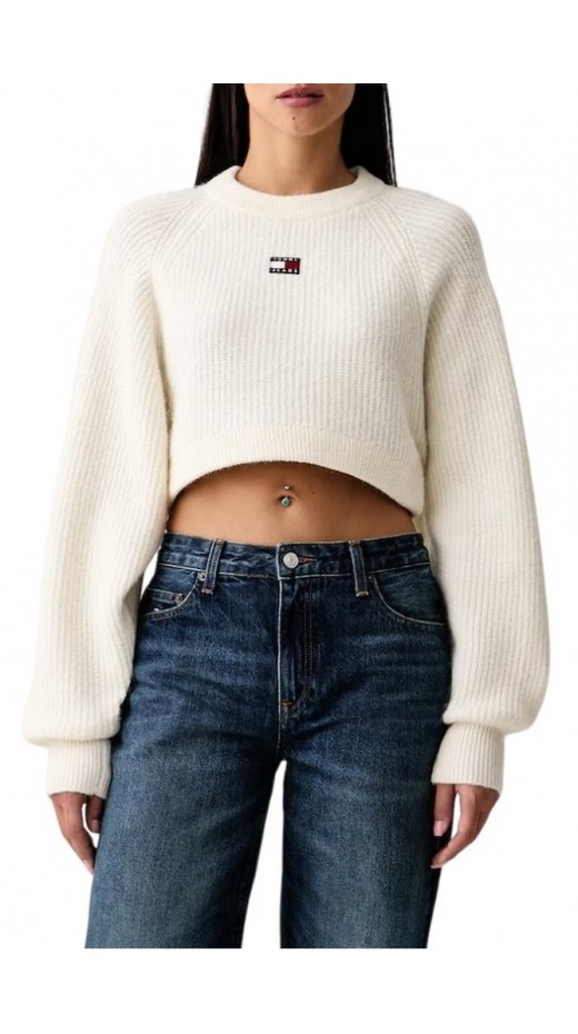 TOMMY JEANS CROP BADGE SWEATER ALPACA ΜΠΛΟΥΖΑ ΠΛΕΚΤΗ ΓΥΝΑΙΚΕΙΑ OFF WHITE