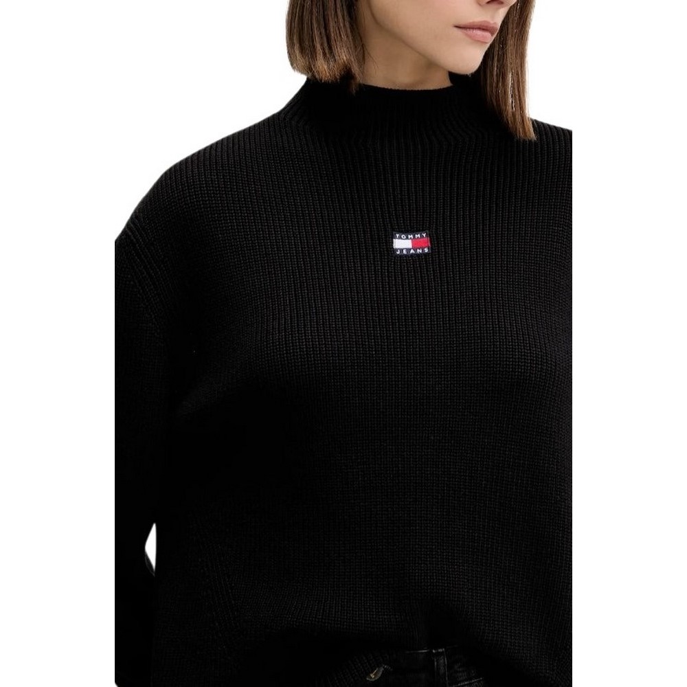 TOMMY JEANS MOCKNECK BADGE SWEATER ΜΠΛΟΥΖΑ ΠΛΕΚΤΗ ΓΥΝΑΙΚΕΙΑ BLACK