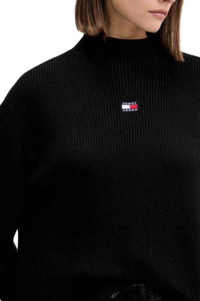 TOMMY JEANS MOCKNECK BADGE SWEATER ΜΠΛΟΥΖΑ ΠΛΕΚΤΗ ΓΥΝΑΙΚΕΙΑ BLACK