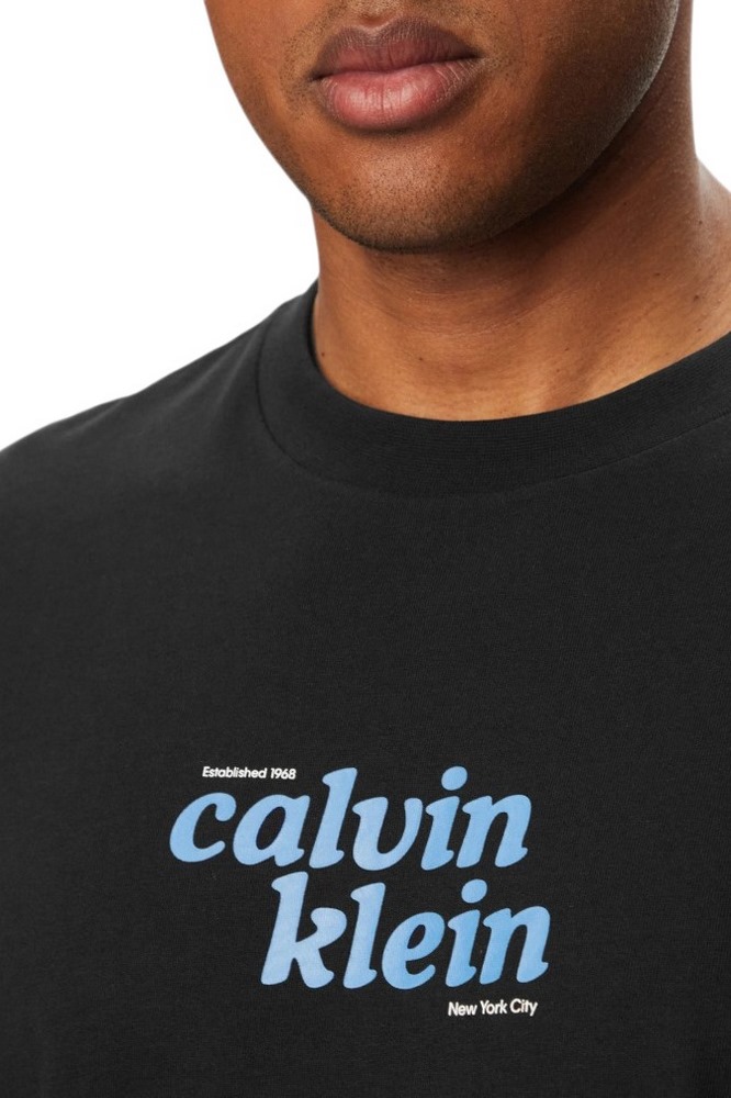 CALVIN KLEIN JEANS 20S CALVINKLEIN TRVL FONT GRA T-SHIRT ΜΠΛΟΥΖΑ ΑΝΔΡΙΚΗ BLACK