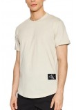 CALVIN KLEIN JEANS BADGE TURN UP SLEEVE  T-SHIRT ΑΝΤΡΙΚΟ ECRU