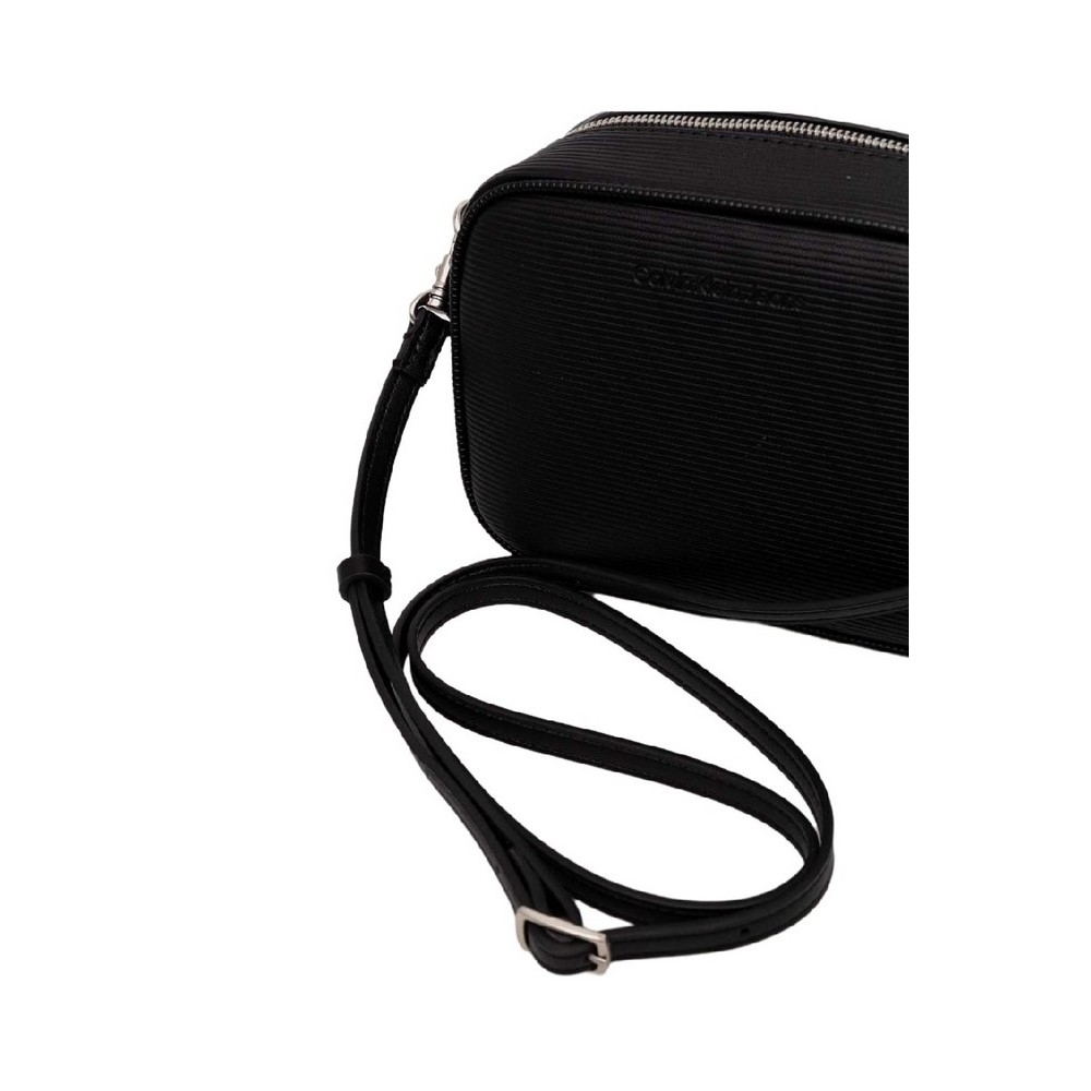 CALVIN KLEIN SCULPTED CAMERA BAG18 W/GHAIN ΤΣΑΝΤΑ ΓΥΝΑΙΚΕΙΑ BLACK