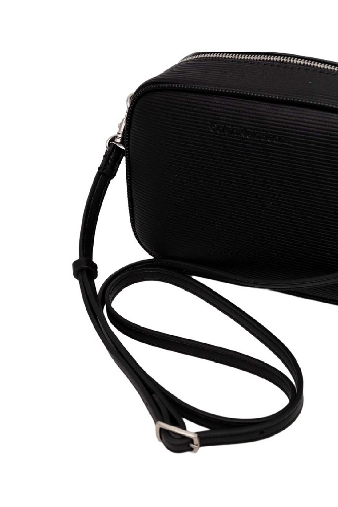 CALVIN KLEIN SCULPTED CAMERA BAG18 W/GHAIN ΤΣΑΝΤΑ ΓΥΝΑΙΚΕΙΑ BLACK