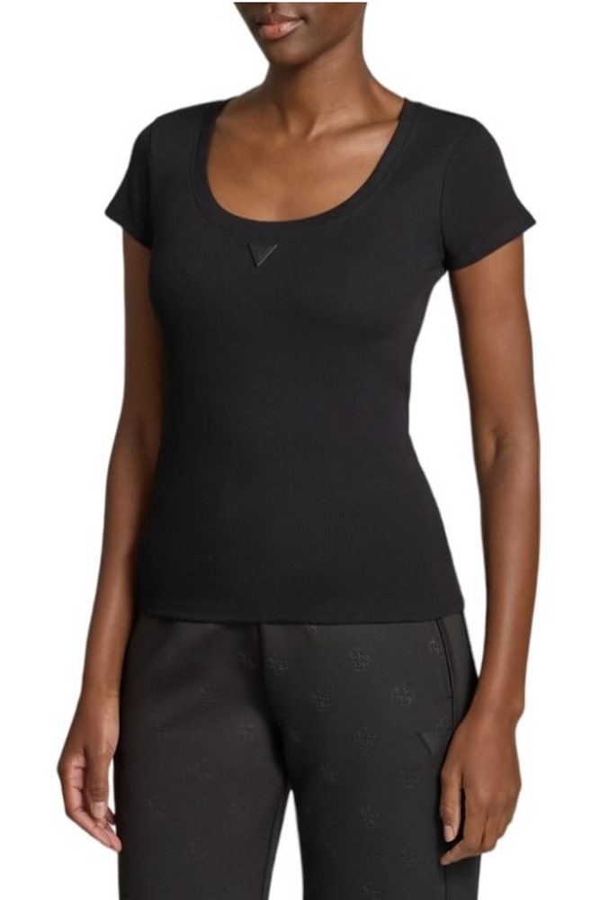 GUESS TRIANGLE PATCH SCOOP NK R4 T-SHIRT ΜΠΛΟΥΖΑ ΓΥΝΑΙΚΕΙΑ BLACK