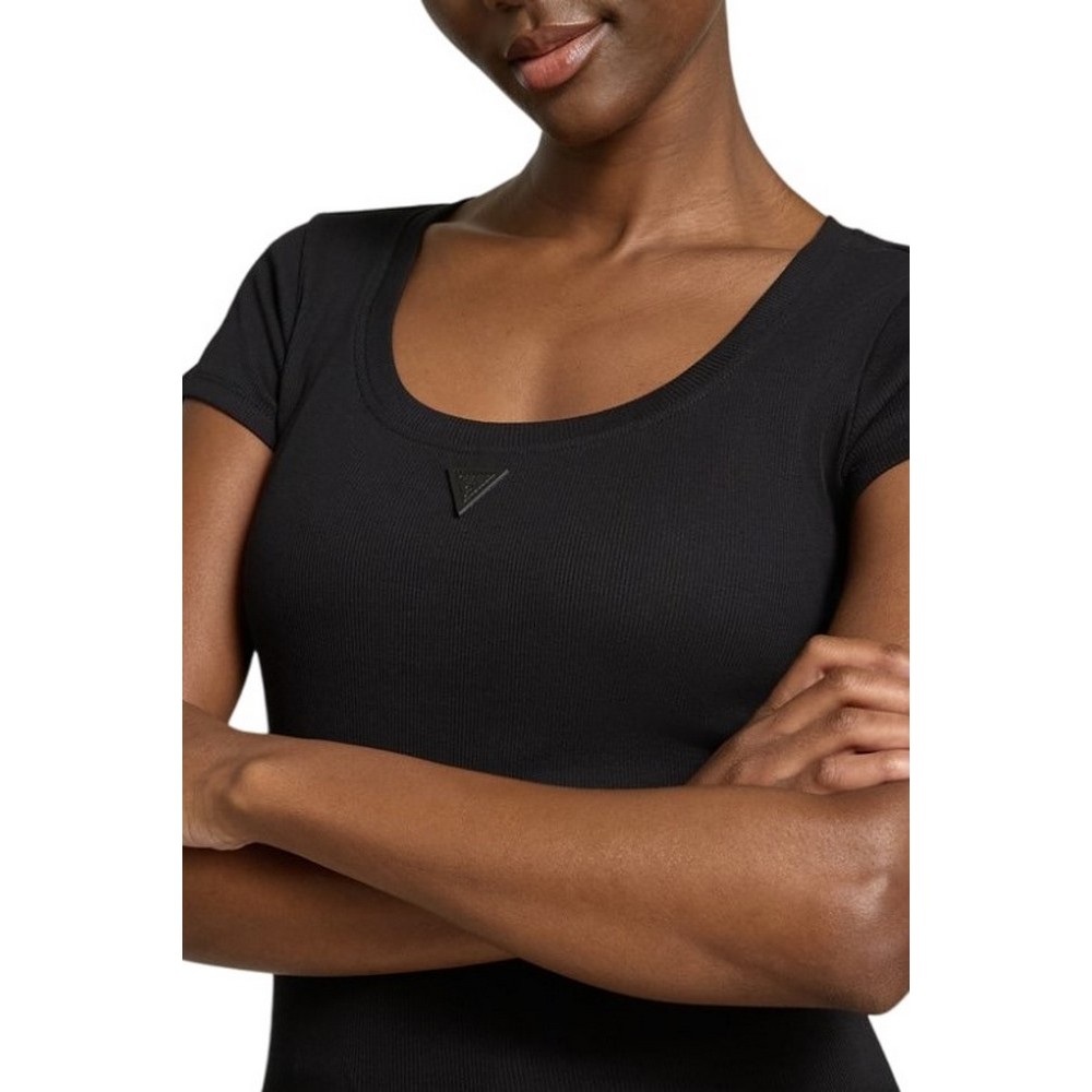 GUESS TRIANGLE PATCH SCOOP NK R4 T-SHIRT ΜΠΛΟΥΖΑ ΓΥΝΑΙΚΕΙΑ BLACK
