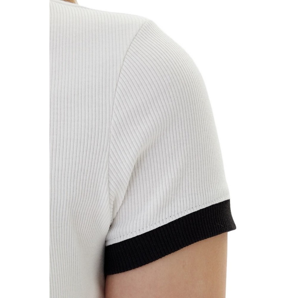 TOMMY JEANS SLIM SH BADGE RIB EXT T-SHIRT ΜΠΛΟΥΖΑ ΓΥΝΑΙΚΕΙΑ ECRU