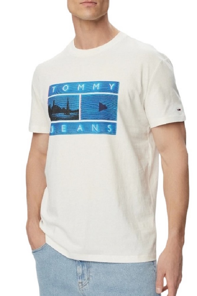 TOMMY JEANS  REG PHOTO FLAG T-SHIRT ΜΠΛΟΥΖΑ ΑΝΔΡΙΚΗ OFF WHITE