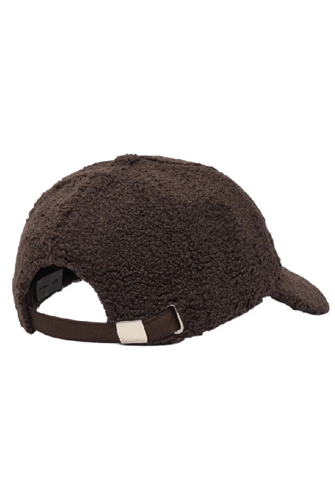 CALVIN KLEIN ALL-OVER SHERPA W/ PATCH CAP ΚΑΠΕΛΟ ΓΥΝΑΙΚΕΙΟ BROWN