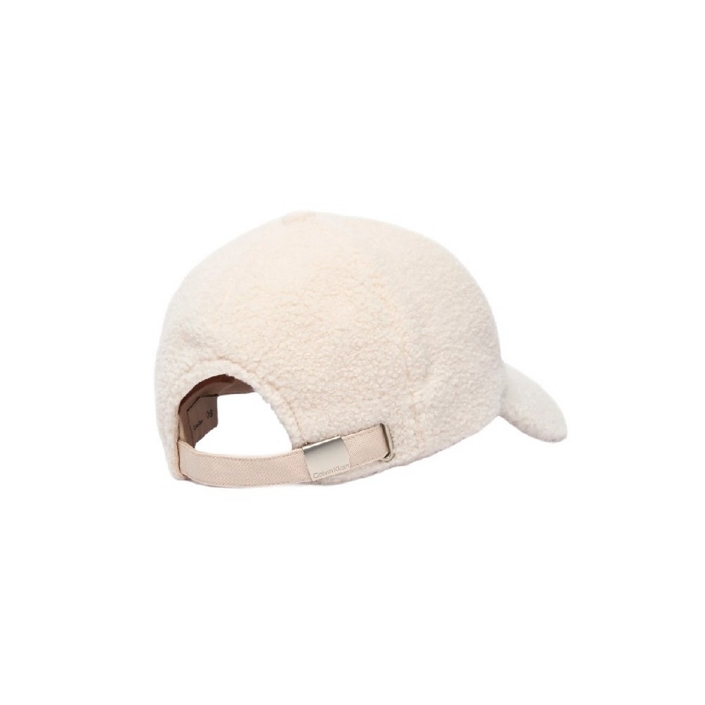 CALVIN KLEIN ALL-OVER SHERPA W/ PATCH CAP ΚΑΠΕΛΟ ΓΥΝΑΙΚΕΙΟ CREAMY WHITE