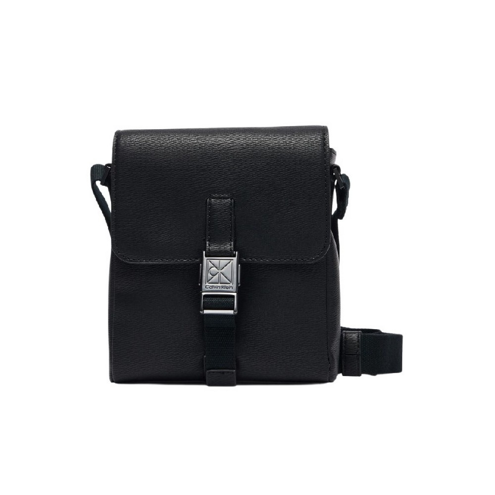 CALVIN KLEIN EMBLEM HW FLAP REPORTER ΤΣΑΝΤΑ ΑΝΔΡΙΚΗ BLACK