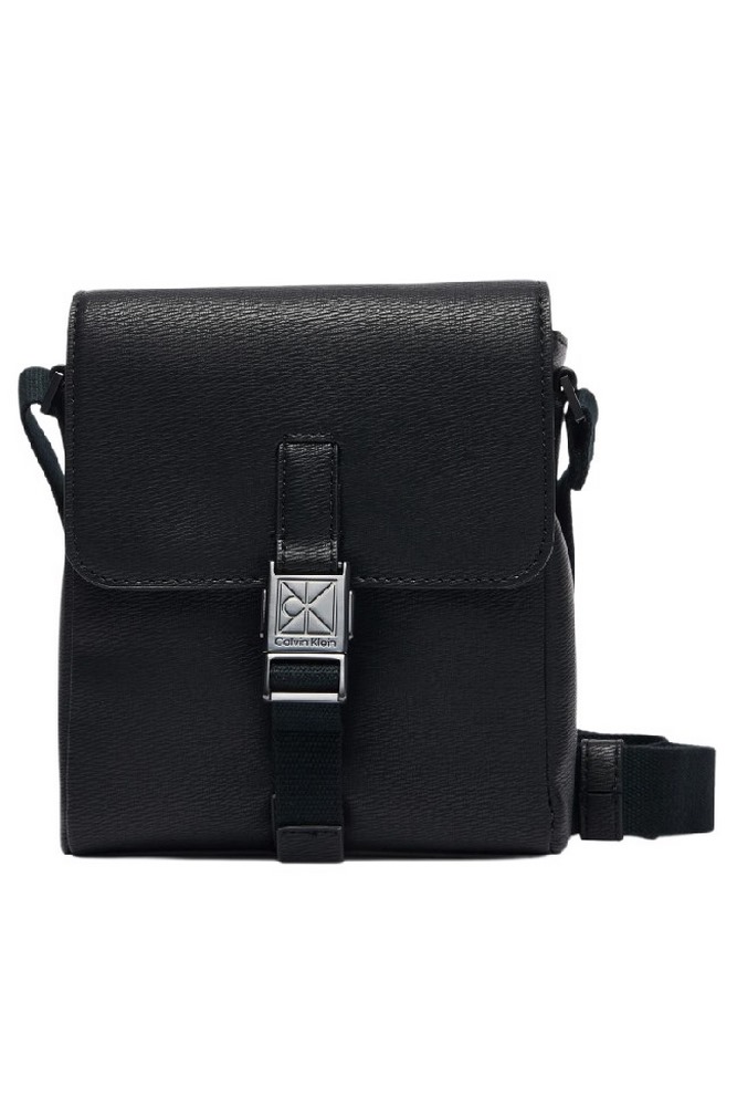CALVIN KLEIN EMBLEM HW FLAP REPORTER ΤΣΑΝΤΑ ΑΝΔΡΙΚΗ BLACK