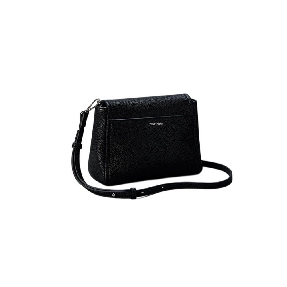CALVIN KLEIN EMBLEM HW PEBBLE CROSSBODY 20 ΤΣΑΝΤΑ ΓΥΝΑΙΚΕΙΑ BLACK