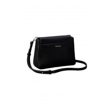 CALVIN KLEIN EMBLEM HW PEBBLE CROSSBODY 20 ΤΣΑΝΤΑ ΓΥΝΑΙΚΕΙΑ BLACK