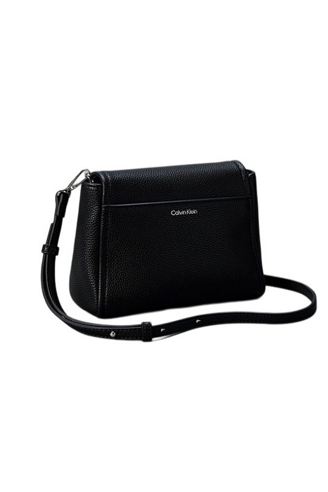 CALVIN KLEIN EMBLEM HW PEBBLE CROSSBODY 20 ΤΣΑΝΤΑ ΓΥΝΑΙΚΕΙΑ BLACK