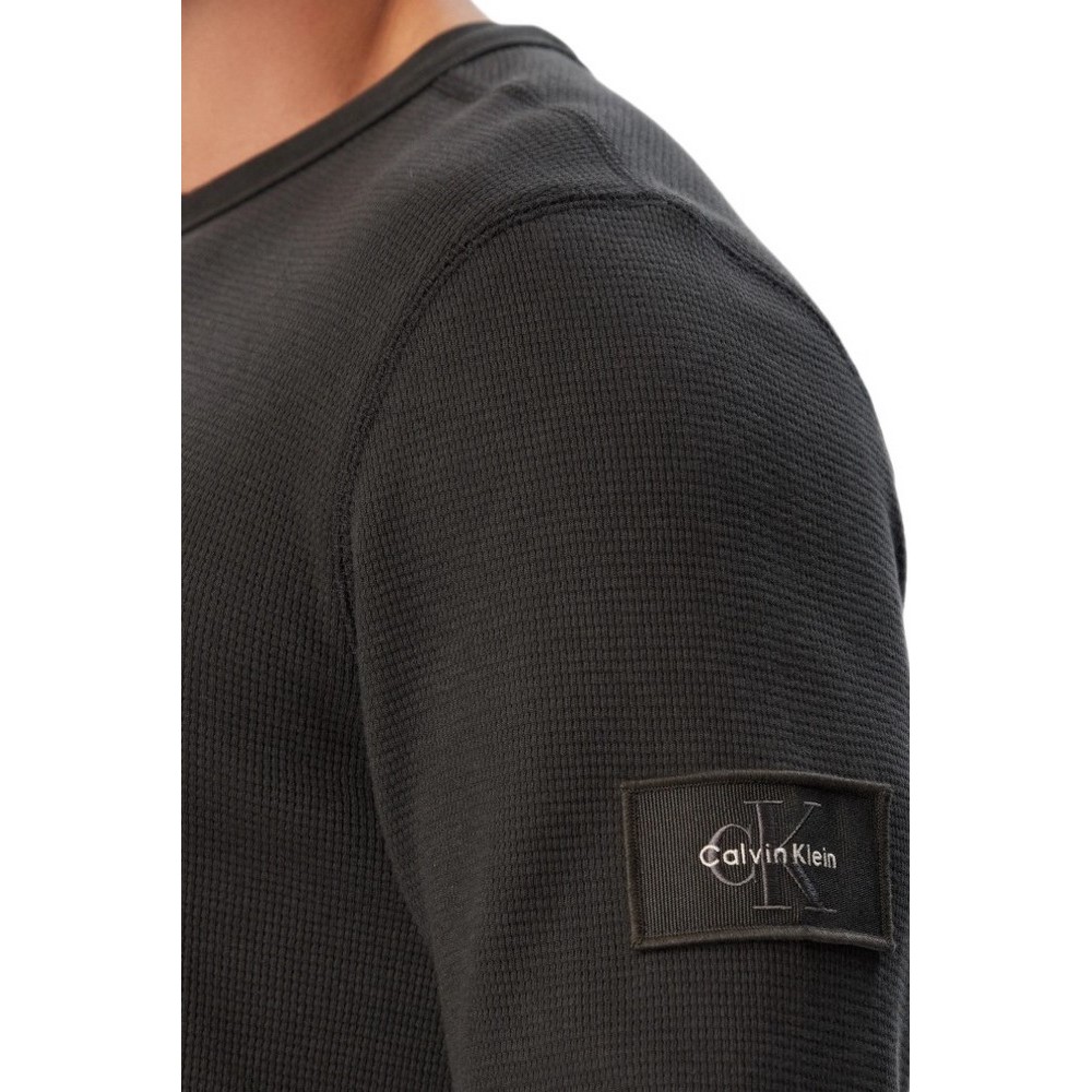 CALVIN KLEIN JEANS WAFFLE BADGE CREWNK TEE ΜΠΛΟΥΖΑ ΜΑΚΡΥΜΑΝΙΚΗ ΑΝΔΡΙΚΗ ANTHRACHITE