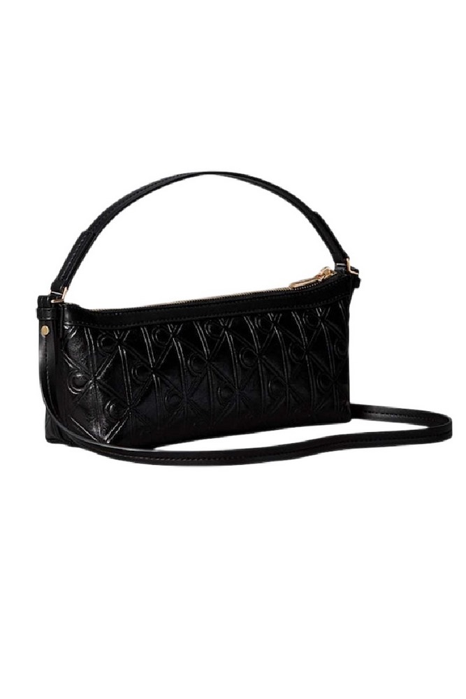 CALVIN KLEIN EMBLEM AOP DEBOSSED ELONGATED ΤΣΑΝΤΑ ΓΥΝΑΙΚΕΙΑ BLACK