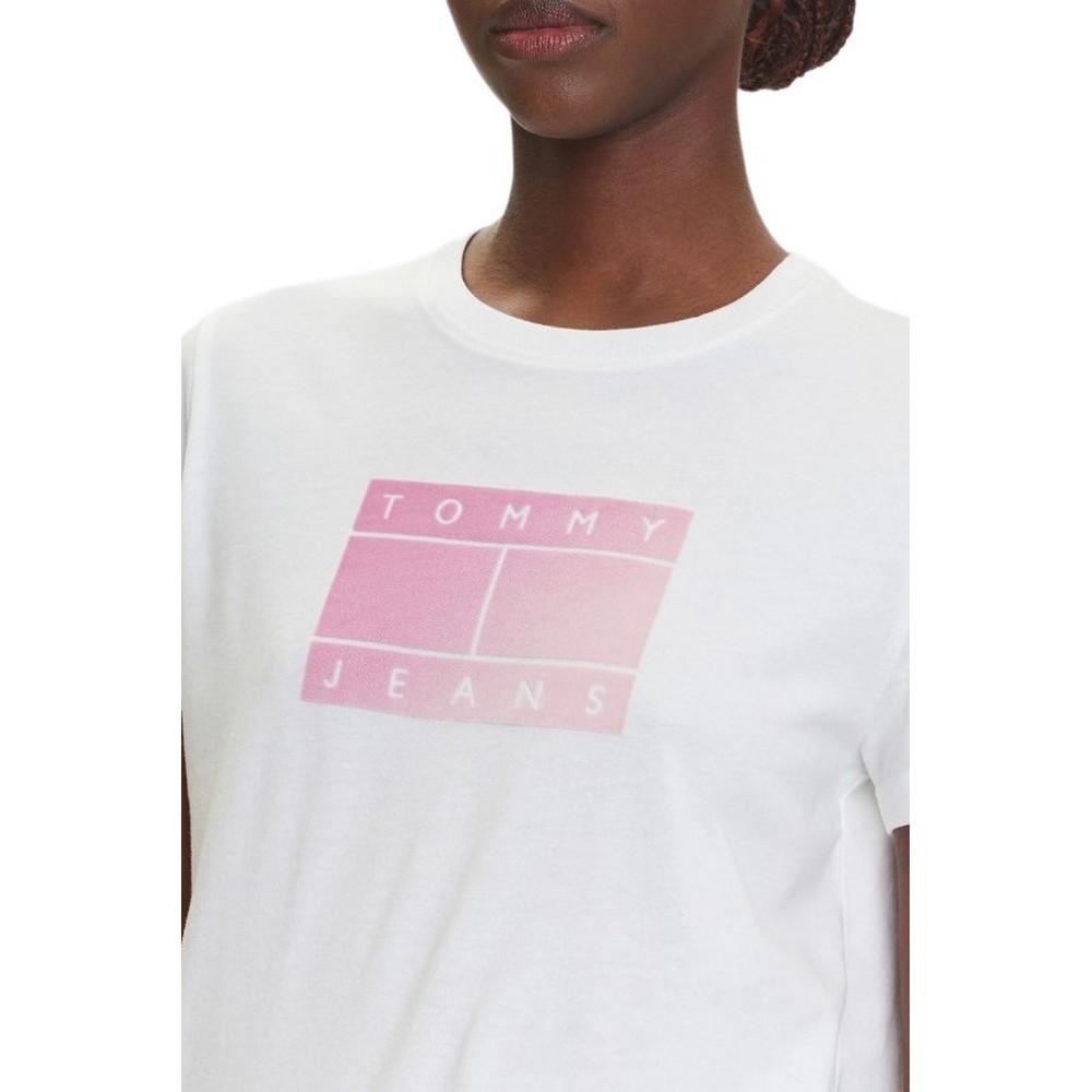 TOMMY JEANS REG GRADIENT FLAGT-SHIRT ΜΠΛΟΥΖΑ ΓΥΝΑΙΚΕΙΑ OFF WHITE