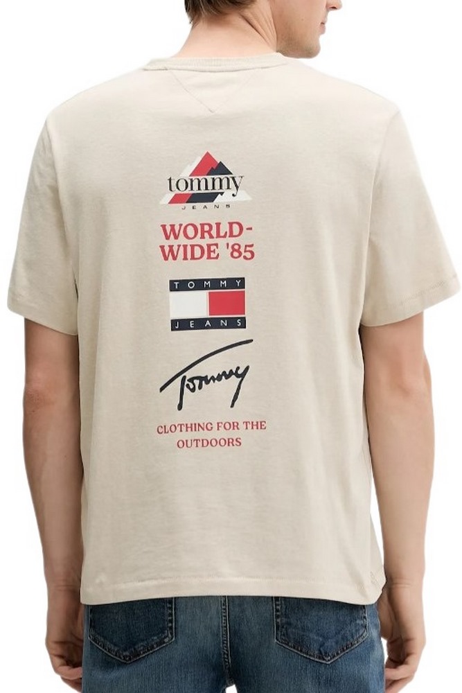 TOMMY JEANS TJM 90S PEAKS BACKPRINT TEE T-SHIRT ΜΠΛΟΥΖΑ ΑΝΔΡΙΚΗ BEIGE