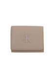 CALVIN KLEIN RAISED CK MEDIUM BIFOLD ΠΟΡΤΟΦΟΛΙ ΓΥΝΑΙΚΕΙΟ TAUPE