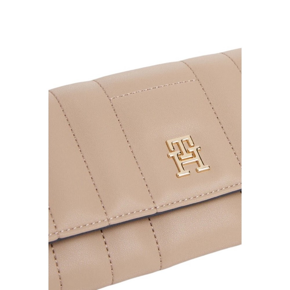 TOMMY HILFIGER FEMININE LRG FLAP ΠΟΡΤΟΦΟΛΙ ΓΥΝΑΙΚΕΙΟ BLACK