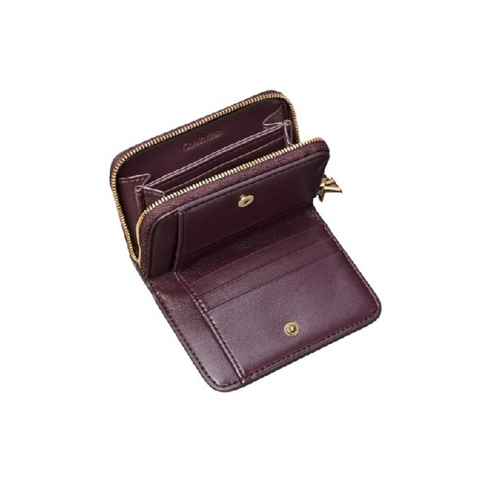 CALVIN KLEIN PULLER MEDIUM FLAP ZIP AROUND ΠΟΡΤΟΦΟΛΙ ΓΥΝΑΙΚΕΙΟ WINE