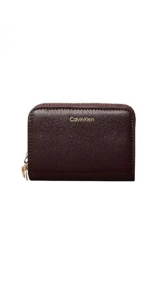 CALVIN KLEIN PULLER MEDIUM FLAP ZIP AROUND ΠΟΡΤΟΦΟΛΙ ΓΥΝΑΙΚΕΙΟ WINE