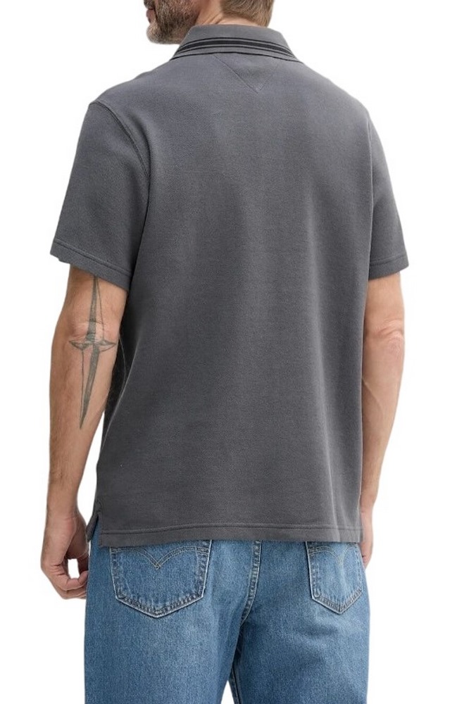 TOMMY JEANS REG BRANDED NECK POLO EXT T-SHIRT ΜΠΛΟΥΖΑ ΑΝΔΡΙΚΗ WASHED BLACK