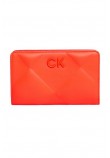 CALVIN KLEIN JEANS RE-LOCK QUILT BIFOLD WALLET ΠΟΡΤΟΦΟΛΙ ΓΥΝΑΙΚΕΙΟ FLAME