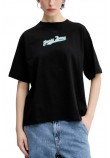 GUESS JEANS CN OS CURVED L T-SHIRT ΜΠΛΟΥΖΑ ΓΥΝΑΙΚΕΙΑ BLACK