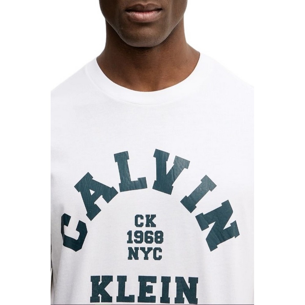 CALVIN KLEIN JEANS 20S LN CALVIN COLLEGE GRAPHIC T-SHIRT ΜΠΛΟΥΖΑ ΑΝΔΡΙΚΗ WHITE
