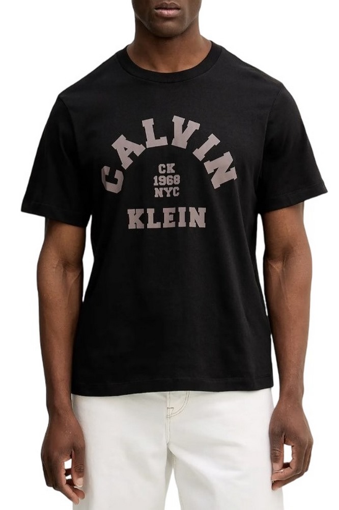 CALVIN KLEIN JEANS 20S LN CALVIN COLLEGE GRAPHIC T-SHIRT ΜΠΛΟΥΖΑ ΑΝΔΡΙΚΗ BLACK