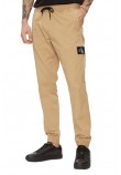 CALVIN KLEIN JEANS KINNY MONOLOGO BADGE CHINO ΠΑΝΤΕΛΟΝΙ ΑΝΔΡΙΚΟ BEIGE