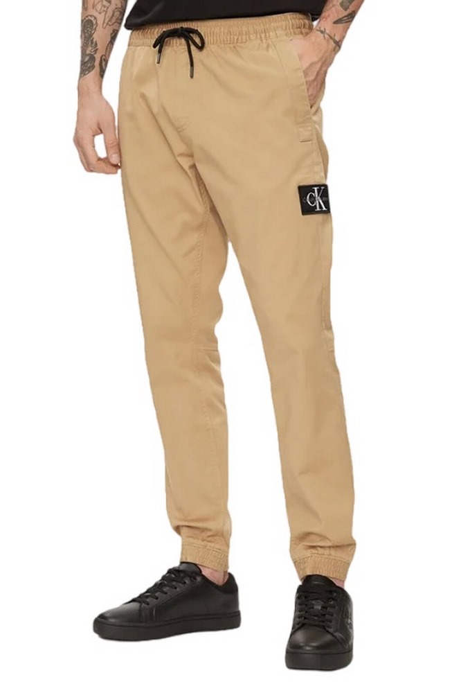 CALVIN KLEIN JEANS KINNY MONOLOGO BADGE CHINO ΠΑΝΤΕΛΟΝΙ ΑΝΔΡΙΚΟ BEIGE