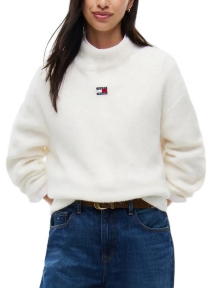 TOMMY JEANS CROP BADGE SWEATER ALPACA ΜΠΛΟΥΖΑ ΠΛΕΚΤΗ ΓΥΝΑΙΚΕΙΑ OFF WHITE