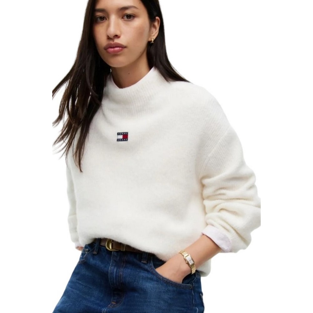 TOMMY JEANS CROP BADGE SWEATER ALPACA ΜΠΛΟΥΖΑ ΠΛΕΚΤΗ ΓΥΝΑΙΚΕΙΑ OFF WHITE
