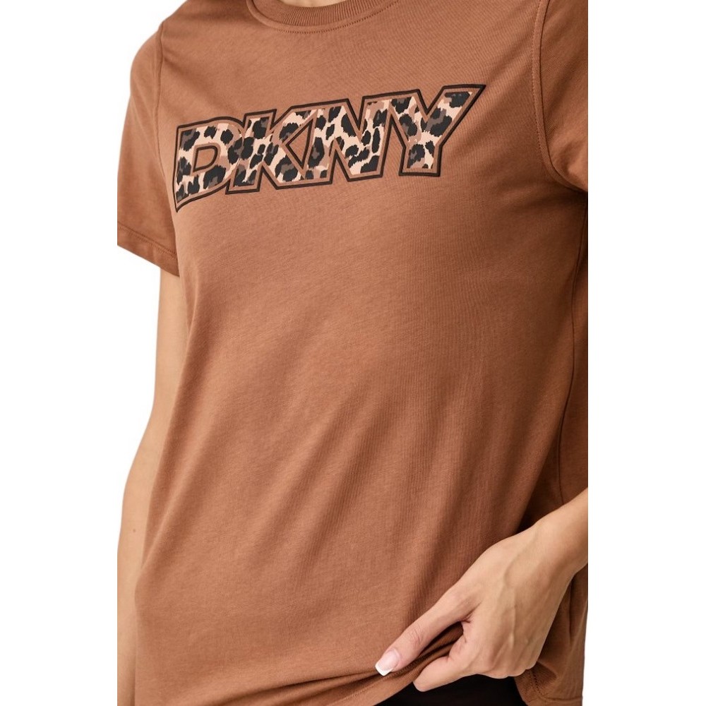 DKNY LEOPARD LOGO T-SHIRT ΜΠΛΟΥΖΑ ΓΥΝΑΙΚΕΙΑ CARAMEL
