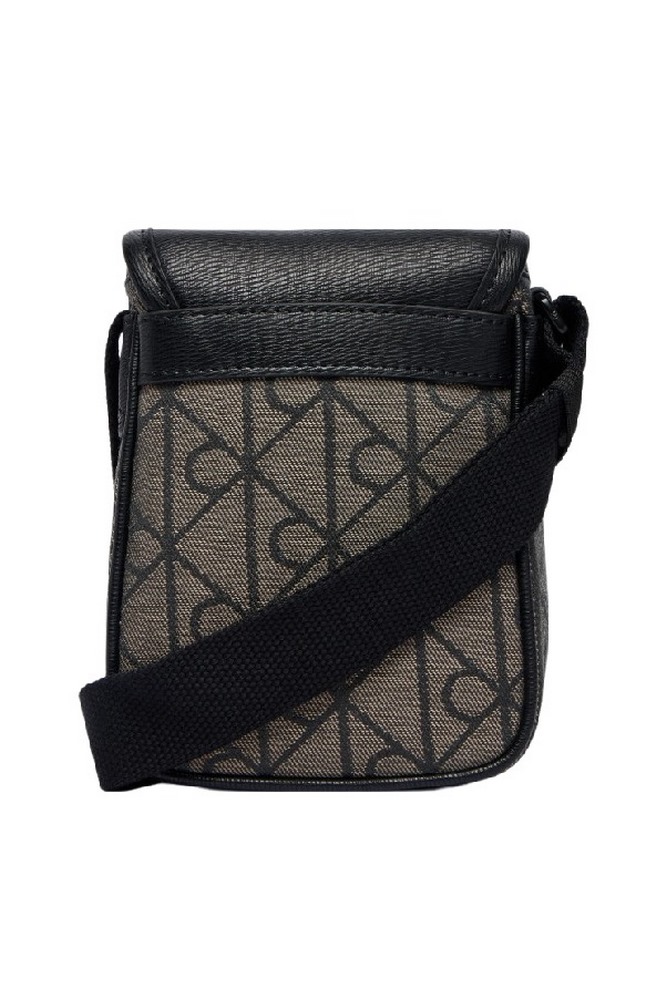 CALVIN KLEIN MIXED EMBLEM AOP SMALL FLAP REPO ΤΣΑΝΤΑ ΑΝΔΡΙΚΗ BLACK/BROWN