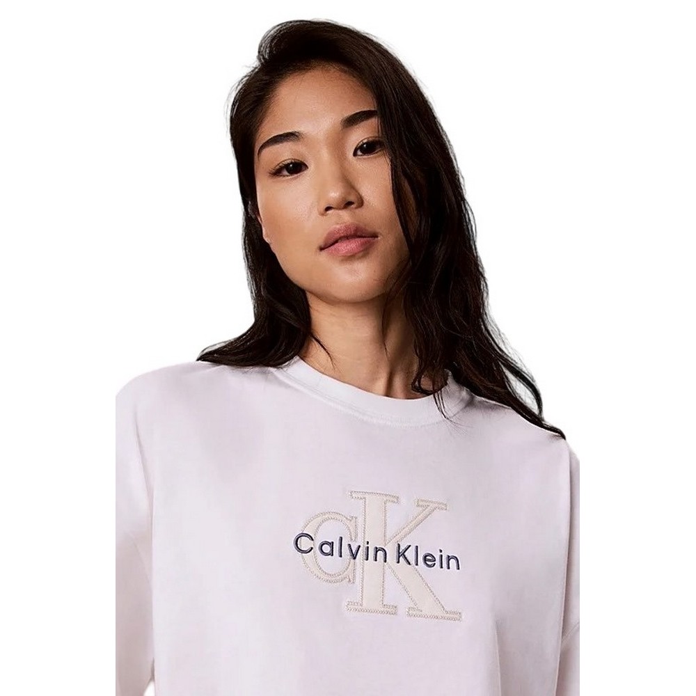 CALVIN KLEIN JEANS OS CROPPED DENIM APPLIQUE MONOLO T-SHIRT ΜΠΛΟΥΖΑ ΓΥΝΑΙΚΕΙΑ WHITE