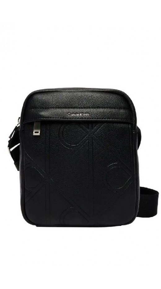 CALVIN KLEIN EMBLEM AOP EMBOSS REPORTER ΤΣΑΝΤΑ ΑΝΔΡΙΚΗ BLACK