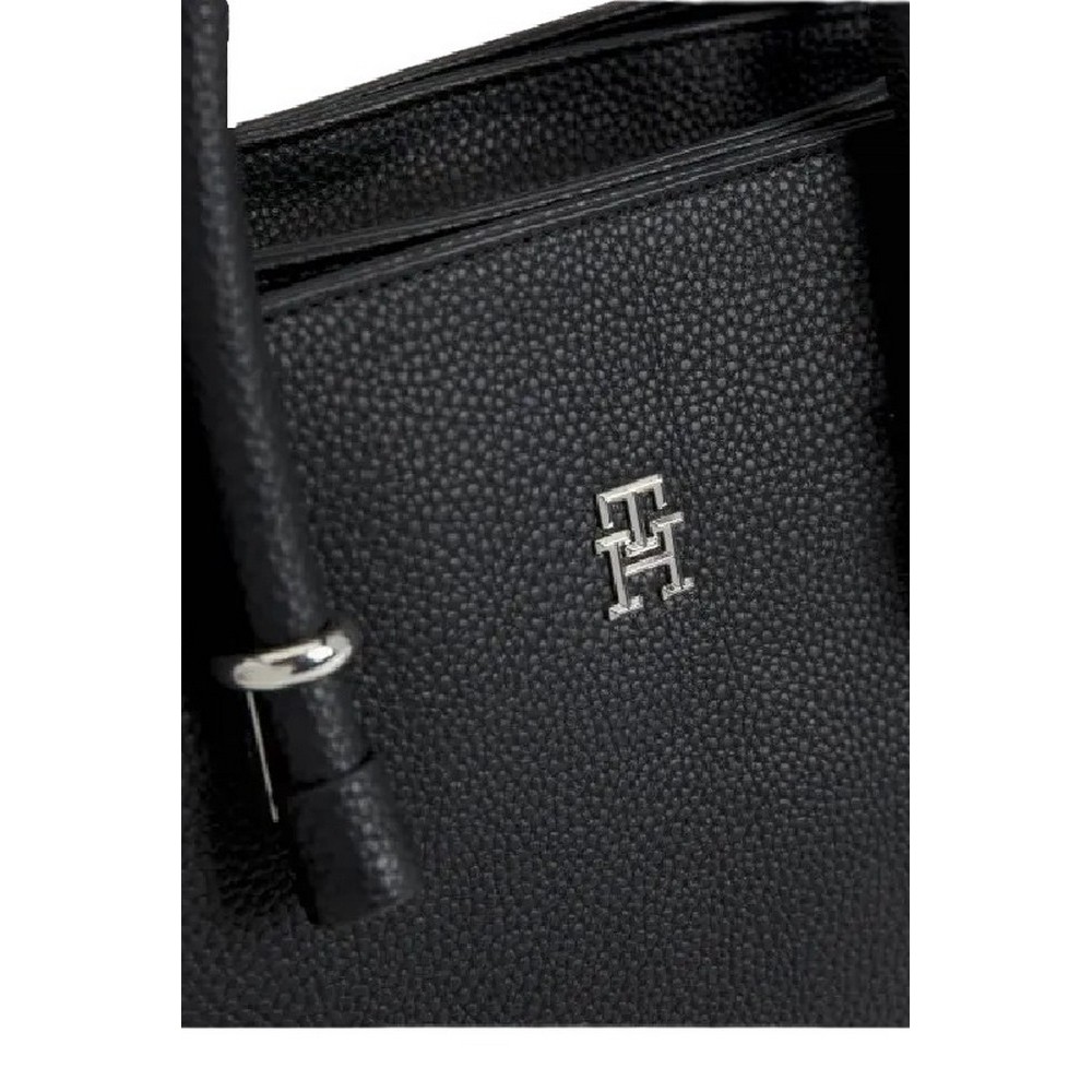 TOMMY HILFIGER TH EMBLEM SATCHEL ΤΣΑΝΤΑ ΓΥΝΑΙΚΕΙΑ BLACK