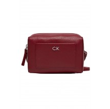 CALVIN KLEIN  DAILY CAMERA BAG PEBBLE ΤΣΑΝΤΑ ΓΥΝΑΙΚΕΙΑ RED