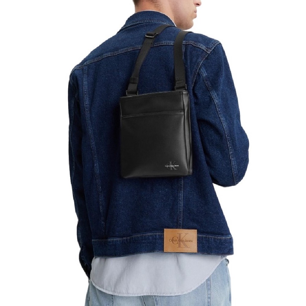 CALVIN KLEIN JEANS MONO LOGO FLAT PACK 18 ΤΣΑΝΤΑ ΑΝΔΡΙΚΗ BLACK